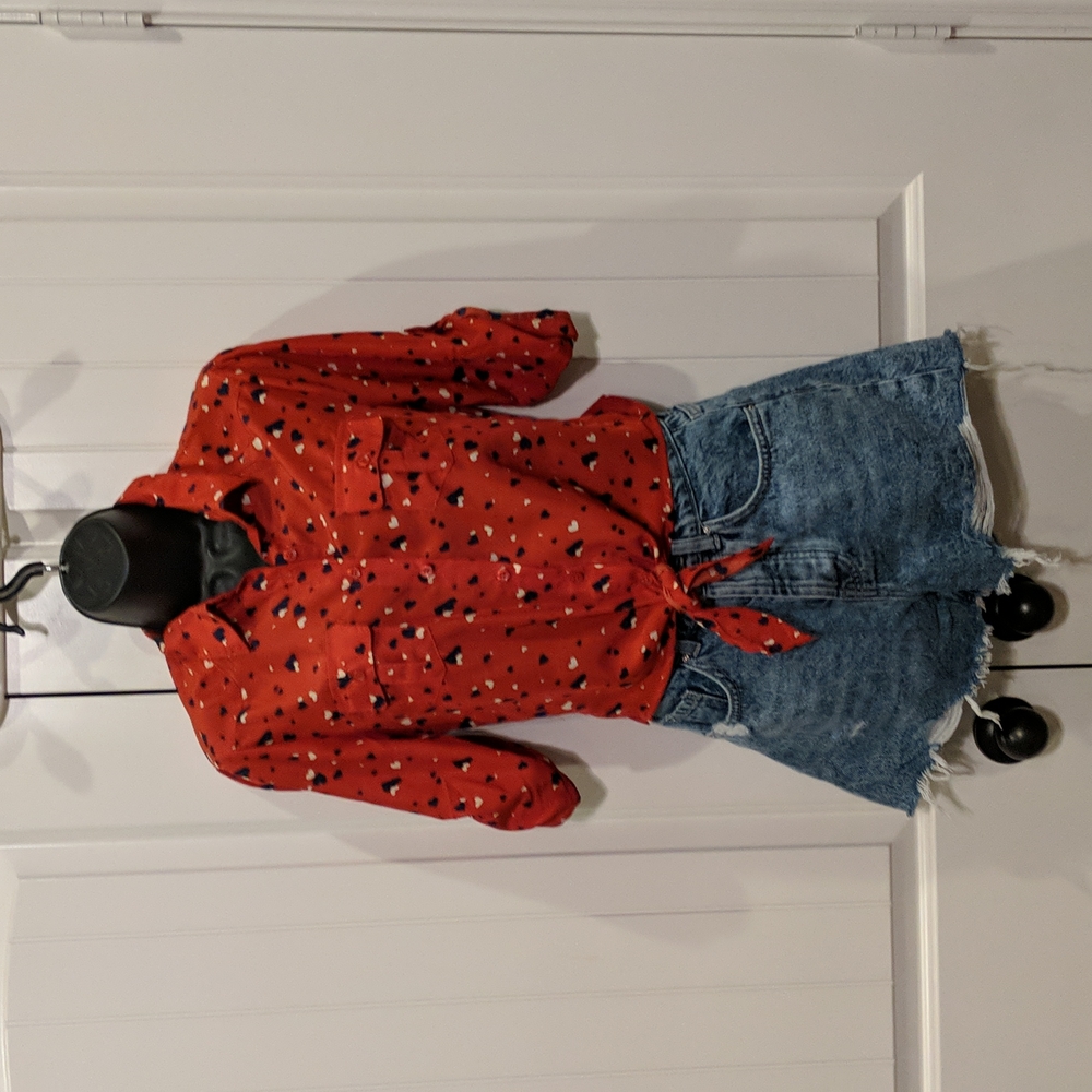 Roommates Red Heart blouse Small